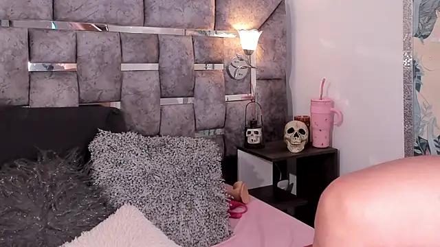 Mariia Josee online show from 10/21/25, 03:07