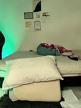 Stelleknoxxx online show from 10/14/25, 09:48