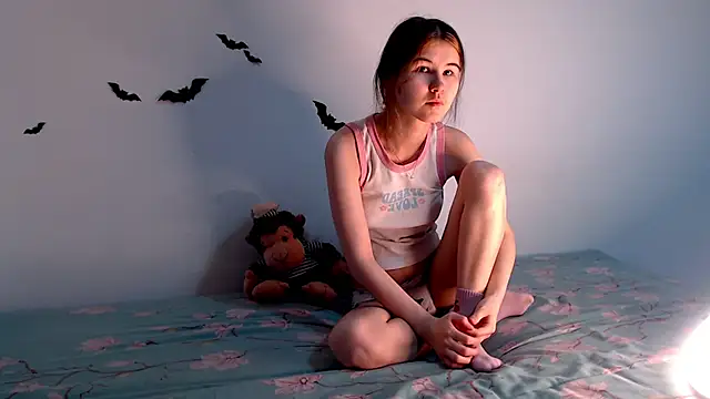 litle owl online show from 10/14/25, 10:10