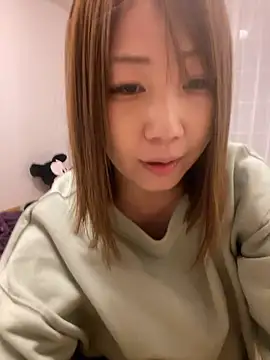 Snapshot of h415a812 chatting on 10/21/25, 11:22 h415a812 online show from 10/21/25, 11:22