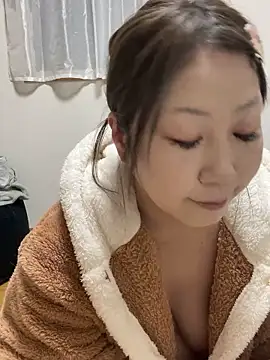 Snapshot of h415a812 chatting on 11/11/25, 09:20 h415a812 online show from 11/11/25, 09:20