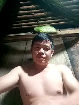 Snapshot of DungLuongg chatting on 11/08/25, 02:06 DungLuongg online show from 11/08/25, 02:06