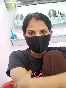 poojam93 online show from 11/18/25, 08:41