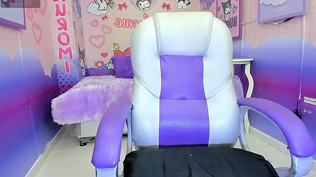 Snapshot of michell__petit_ chatting on 09/12/25, 12:05 michell petit online show from 09/12/25, 12:05