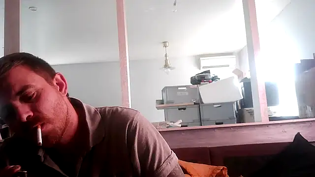 Snapshot of Bikerhot883hd chatting on 10/14/25, 09:32 Bikerhot883hd online show from 10/14/25, 09:32