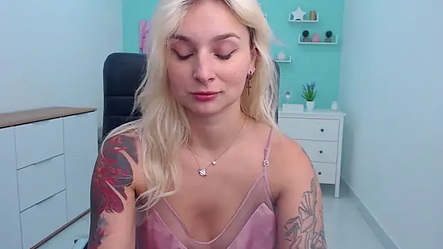 LilFleurish online show from 10/21/25, 04:24