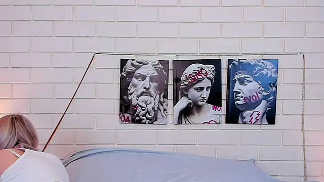 Snapshot of Blondy_Fina chatting on 09/20/25, 04:57 Blondy Fina online show from 09/20/25, 04:57