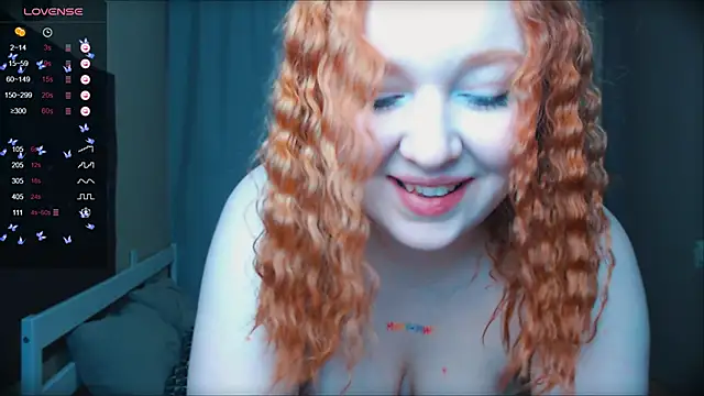 Snapshot of darlingeva1010 chatting on 10/06/25, 02:42 darlingeva1010 online show from 10/06/25, 02:42