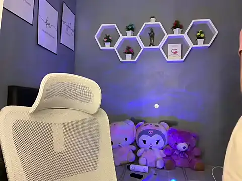 lelasohna online show from 11/14/25, 09:19