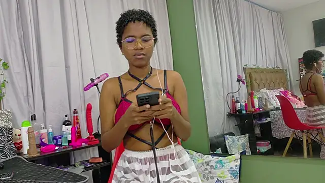 Snapshot of didoelizabeth chatting on 10/11/25, 01:20 didoelizabeth online show from 10/11/25, 01:20