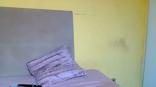 thique doll online show from 10/30/25, 08:31