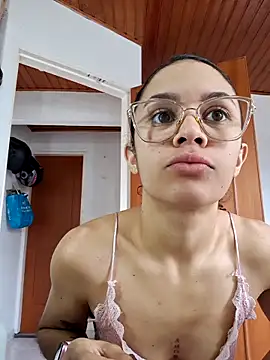 Snapshot of Britany_Sweety chatting on 11/11/25, 04:29 Britany Sweety online show from 11/11/25, 04:29