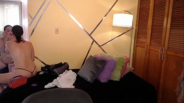 shirleyrojas online show from 10/23/25, 07:23