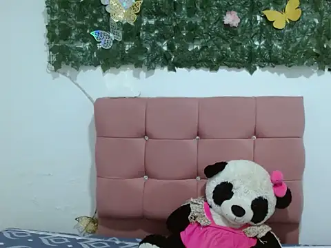 lia victoria online show from 11/10/25, 01:15