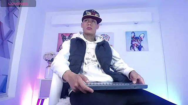 DereckStorm online show from 10/03/25, 07:33