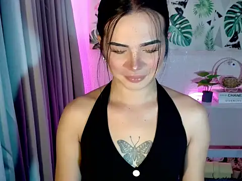 Snapshot of _SexyButterfly chatting on 10/10/25, 10:25 SexyButterfly online show from 10/10/25, 10:25