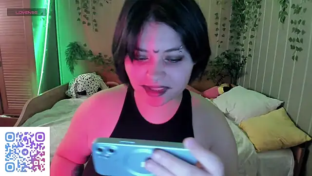 Alisa Monroe online show from 10/28/25, 03:21