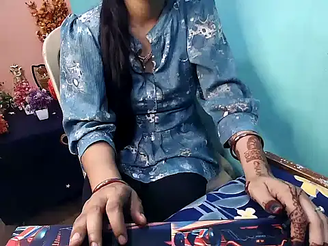 Snapshot of RIYA_SOOD chatting on 09/10/25, 06:57 RIYA SOOD online show from 09/10/25, 06:57