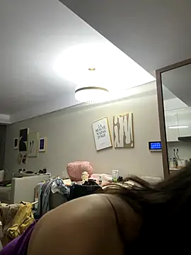 anna yngs online show from 10/12/25, 12:59