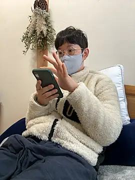 tom19899q online show from 11/23/25, 10:09