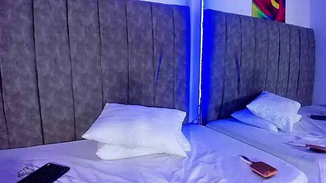 Snapshot of luna78hard chatting on 11/05/25, 03:28 luna78hard online show from 11/05/25, 03:28