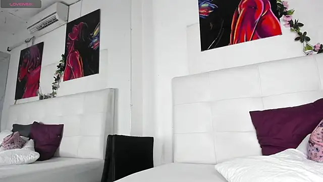 Snapshot of luna78hard chatting on 11/06/25, 03:07 luna78hard online show from 11/06/25, 03:07