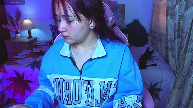 Leakitten online show from 10/24/25, 07:43