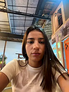 Snapshot of -juicy_ chatting on 11/12/25, 10:41 -juicy online show from 11/12/25, 10:41