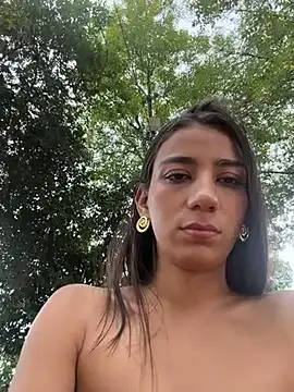 Snapshot of -juicy_ chatting on 11/23/25, 09:36 -juicy online show from 11/23/25, 09:36