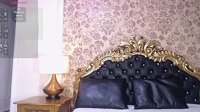 VioletLux online show from 11/15/25, 07:43