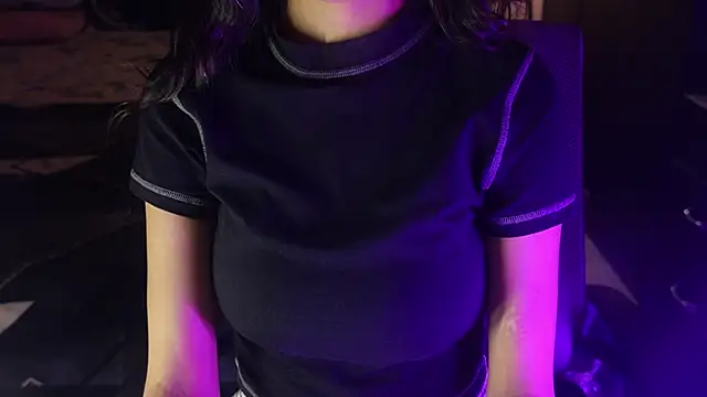 NidhiChandra online show from 11/13/25, 08:57