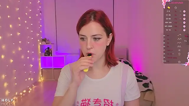 Snapshot of bananasgirl chatting on 11/15/25, 05:20 bananasgirl online show from 11/15/25, 05:20