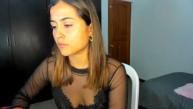 Snapshot of Ana__Pink chatting on 10/24/25, 11:45 Ana Pink online show from 10/24/25, 11:45