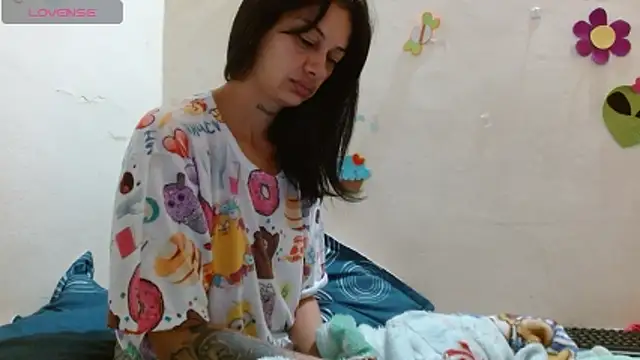 Akasha001 online show from 11/21/25, 09:52