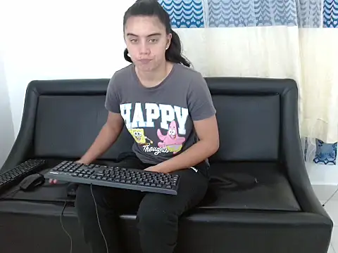 Snapshot of Cristalll_0925 chatting on 09/08/25, 11:37 Cristalll 0925 online show from 09/08/25, 11:37