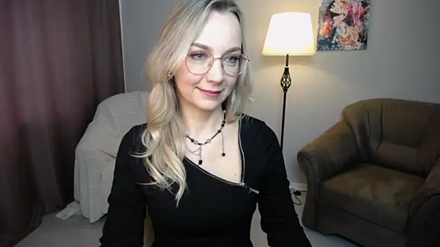 Snapshot of Ava_Elior chatting on 10/09/25, 09:40 Ava Elior online show from 10/09/25, 09:40