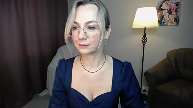 Snapshot of Ava_Elior chatting on 10/10/25, 09:41 Ava Elior online show from 10/10/25, 09:41