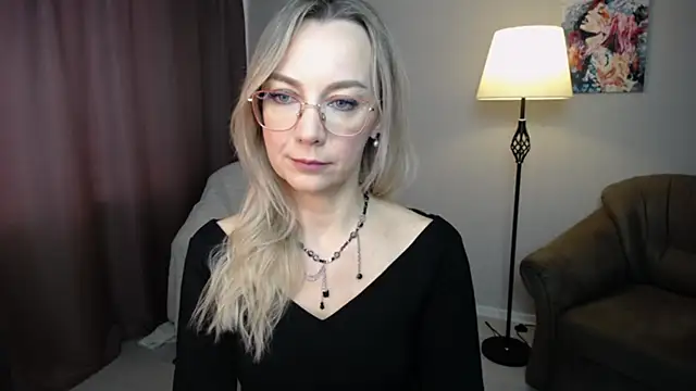 Snapshot of Ava_Elior chatting on 10/11/25, 09:41 Ava Elior online show from 10/11/25, 09:41