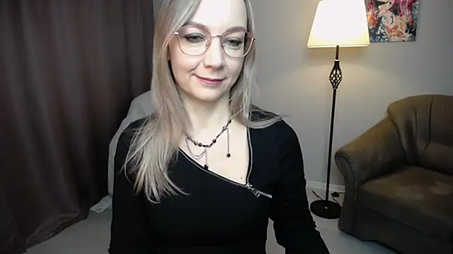 Snapshot of Ava_Elior chatting on 10/18/25, 09:32 Ava Elior online show from 10/18/25, 09:32