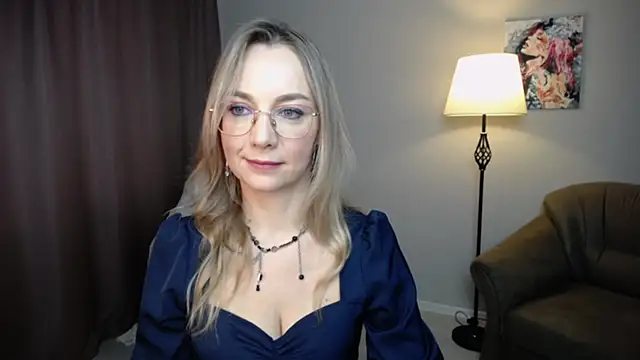 Snapshot of Ava_Elior chatting on 10/24/25, 10:11 Ava Elior online show from 10/24/25, 10:11