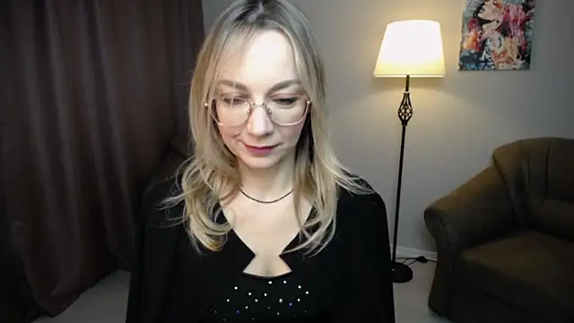 Snapshot of Ava_Elior chatting on 11/14/25, 10:58 Ava Elior online show from 11/14/25, 10:58