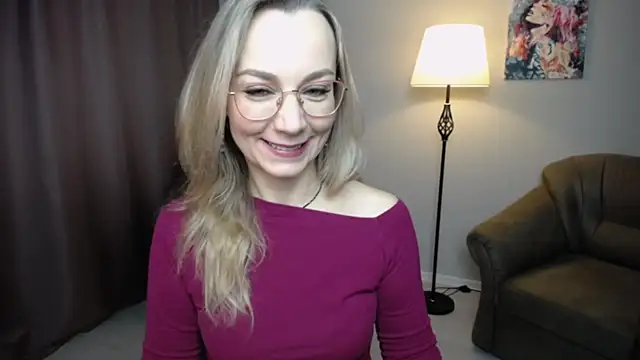 Snapshot of Ava_Elior chatting on 11/16/25, 05:57 Ava Elior online show from 11/16/25, 05:57