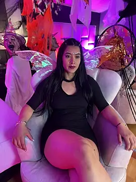 BellaFernandez   online show from 10/31/25, 12:17
