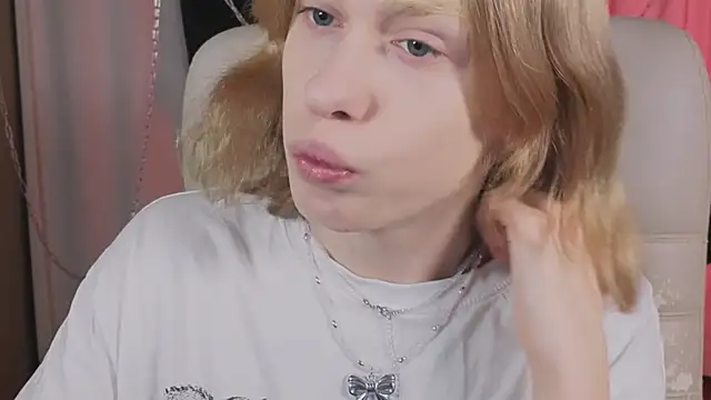 Snapshot of BarbieRichy chatting on 10/30/25, 05:53 BarbieRichy online show from 10/30/25, 05:53