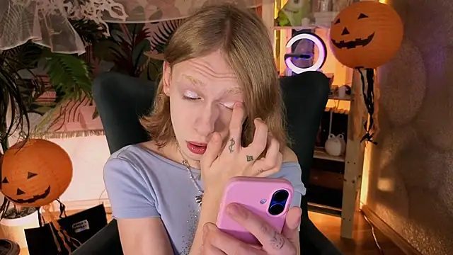 Snapshot of BarbieRichy chatting on 10/31/25, 05:30 BarbieRichy online show from 10/31/25, 05:30