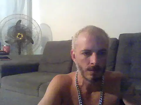 Snapshot of foxyann chatting on 10/11/25, 07:40 foxyann online show from 10/11/25, 07:40