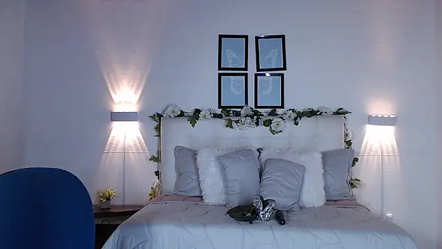 Megan 05  online show from 10/30/25, 06:19