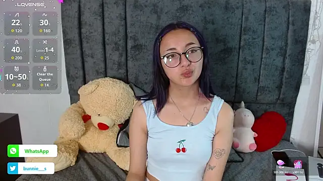 Littlee Bunny  online show from 11/08/25, 11:10