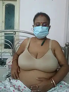 Snapshot of Barna_Love chatting on 11/15/25, 05:53 Barna Love online show from 11/15/25, 05:53