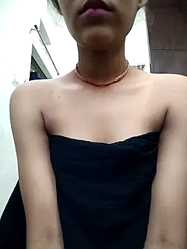 Snapshot of Naina_04 chatting on 09/22/25, 05:42 Naina 04 online show from 09/22/25, 05:42
